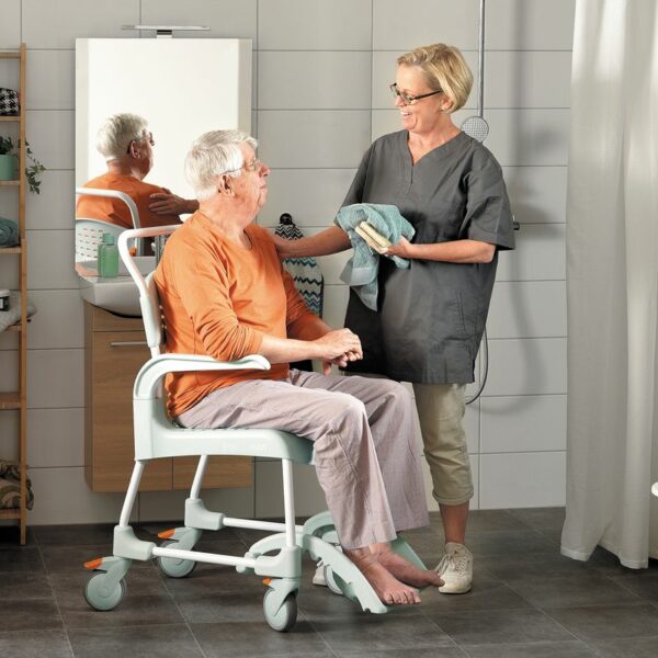 Chaise de douche à roulettes Clean 55cm/2 freins – Image 4